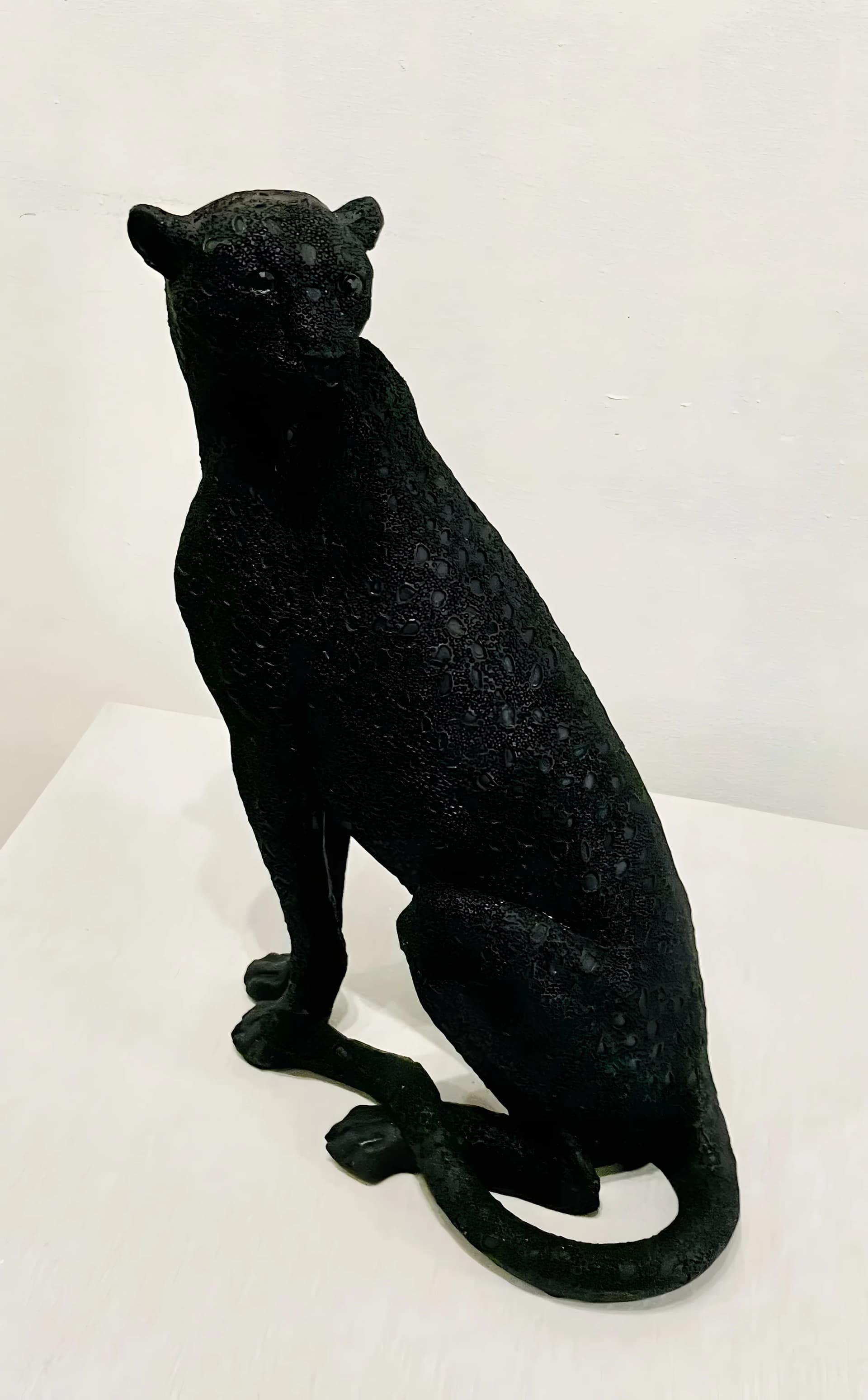 Pantera seduta - Nero opaco